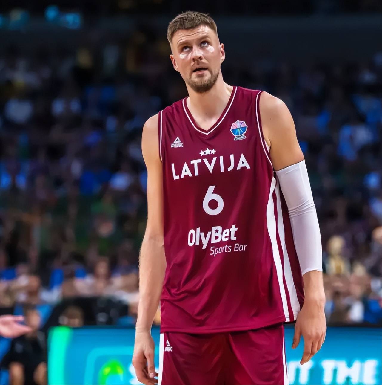 希腊男篮鏖战菲律宾男篮,浓眉惊艳世界 希腊男篮鏖战菲律宾男篮,浓眉惊艳世界