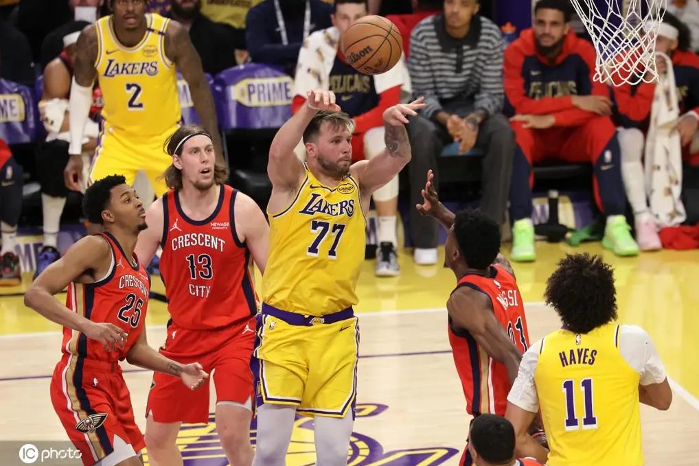 关于鹈鹕碾压湖人B队,麦科勒姆制霸全场的信息 关于鹈鹕碾压湖人B队,麦科勒姆制霸全场的信息