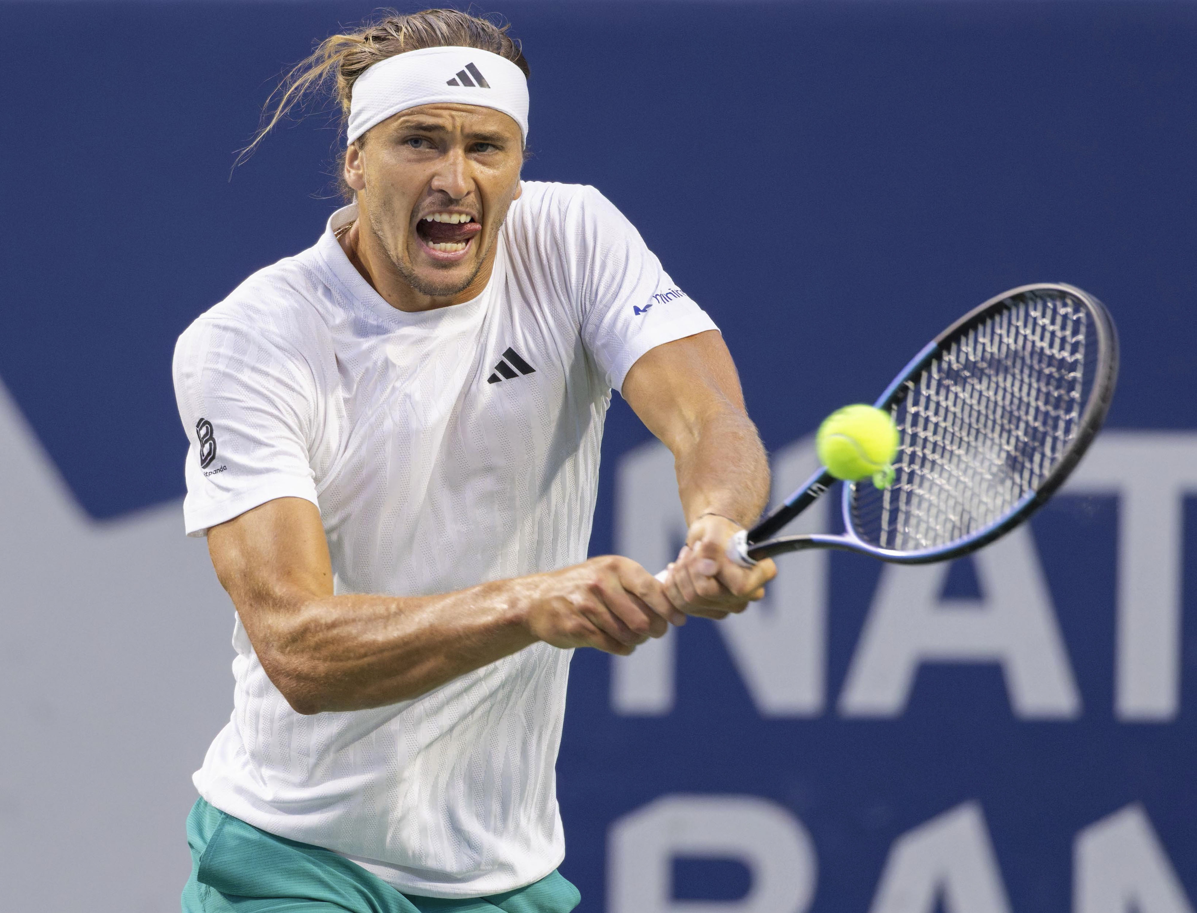 世界网球队翻盘西班牙网球队，兹维列夫统治全场