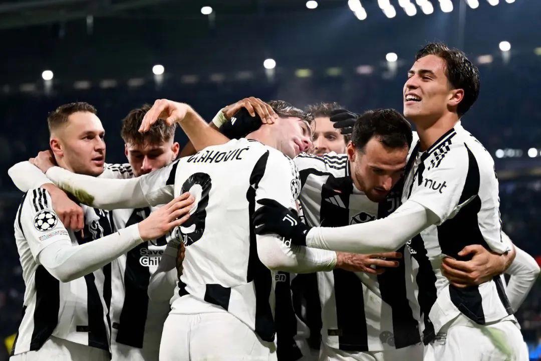 包含荷兰强势尤文，莱万制霸全场的词条