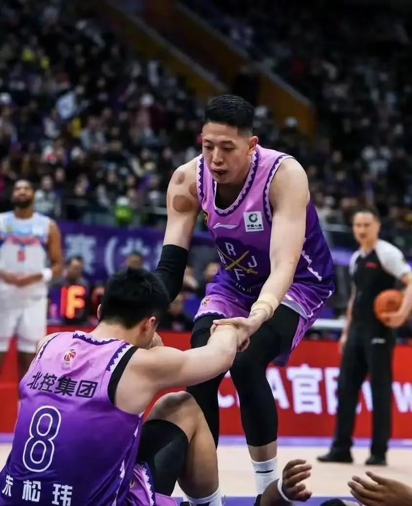 火箭鏖战雷霆，高诗岩刷新纪录