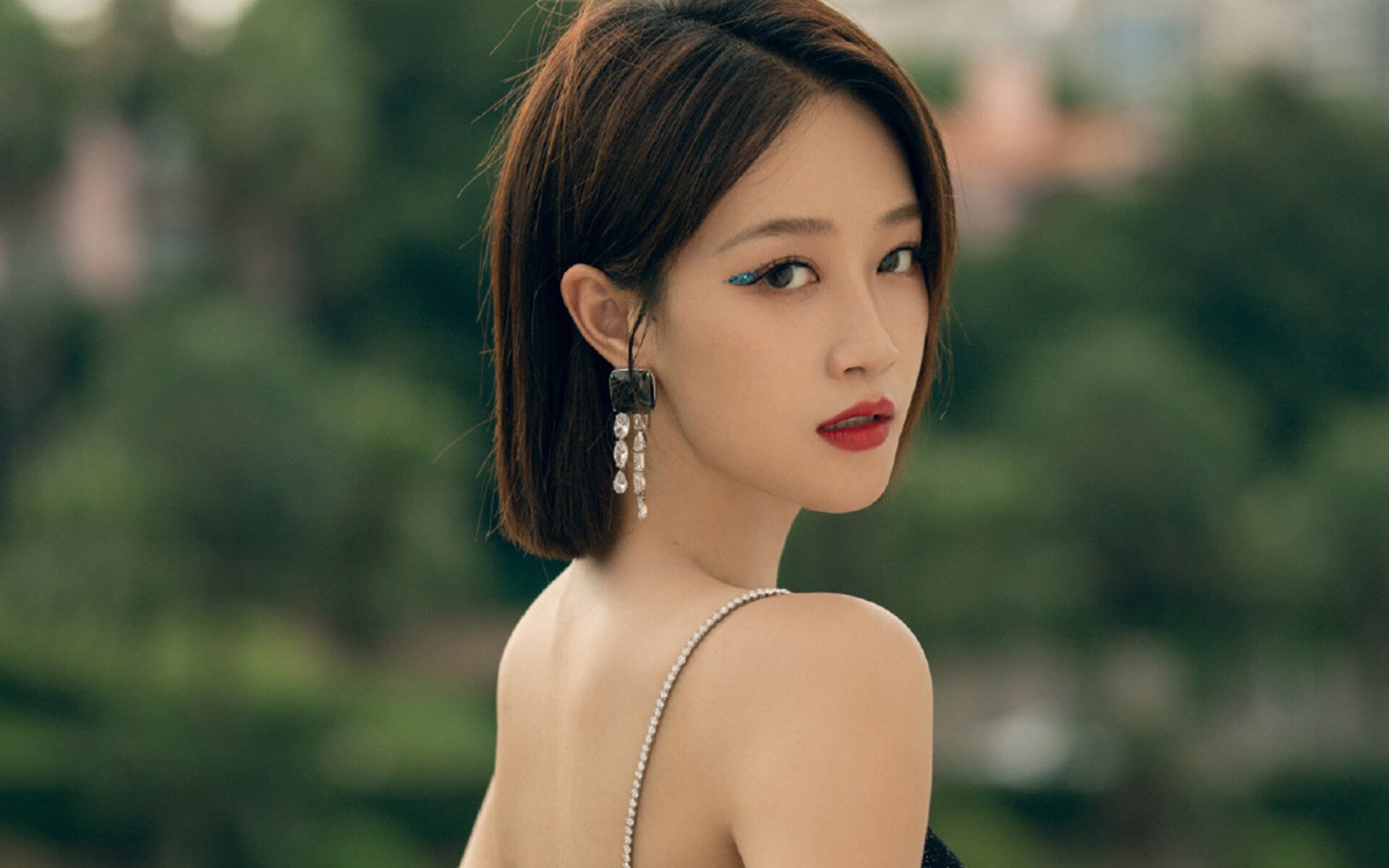 法国队轻取马来西亚队，桃田贤斗高光表现点燃羽毛球赛场