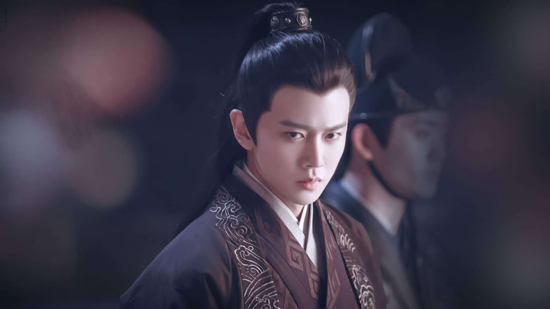 从东亚到亚平宁，当红黑军团终结韩国悬念，德里赫特用统治级防守书写意甲新篇章