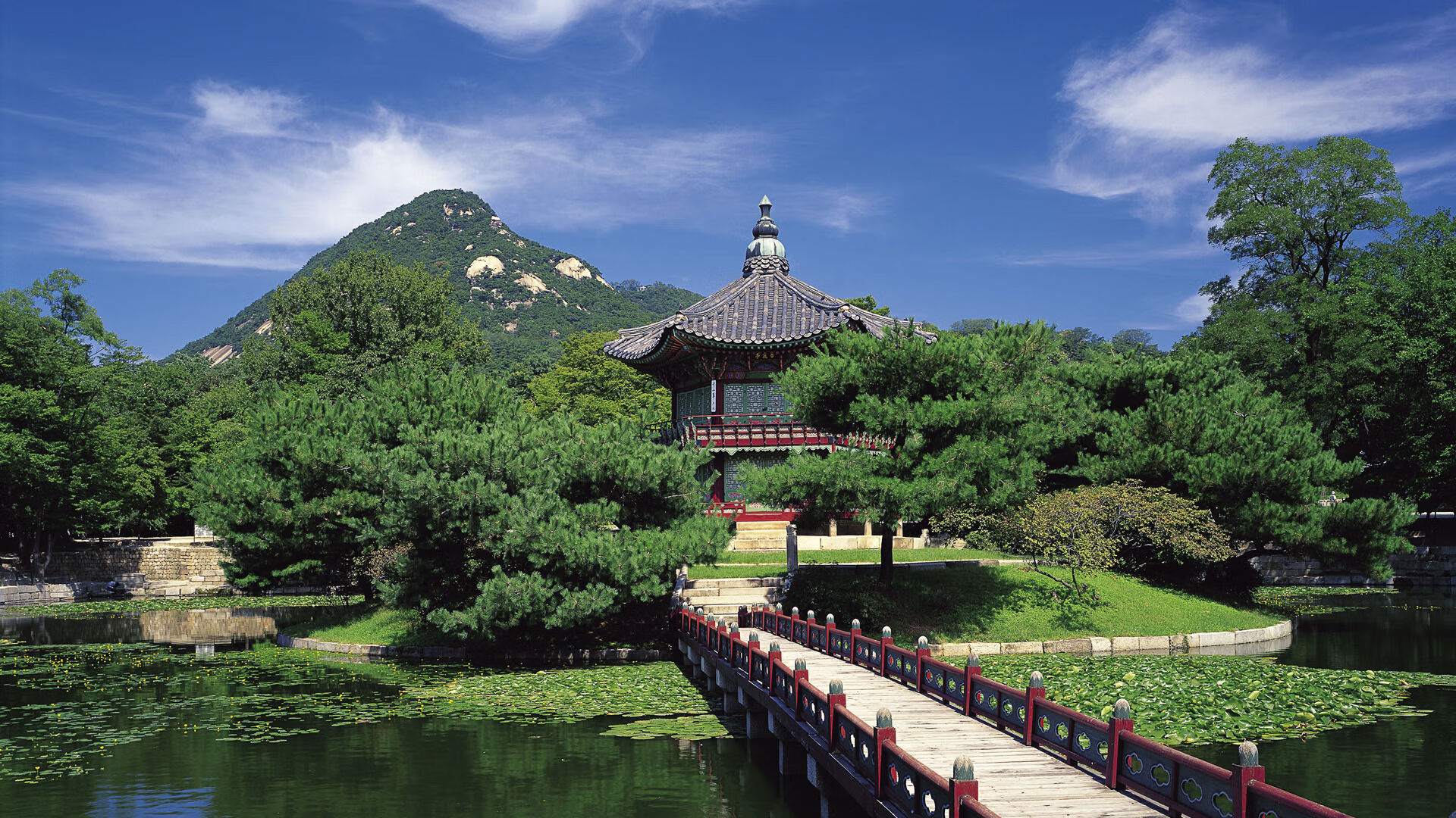 两国碰撞，一人主宰，姆巴佩于无声处听惊雷，巨星价值照亮加拿大与马里之战