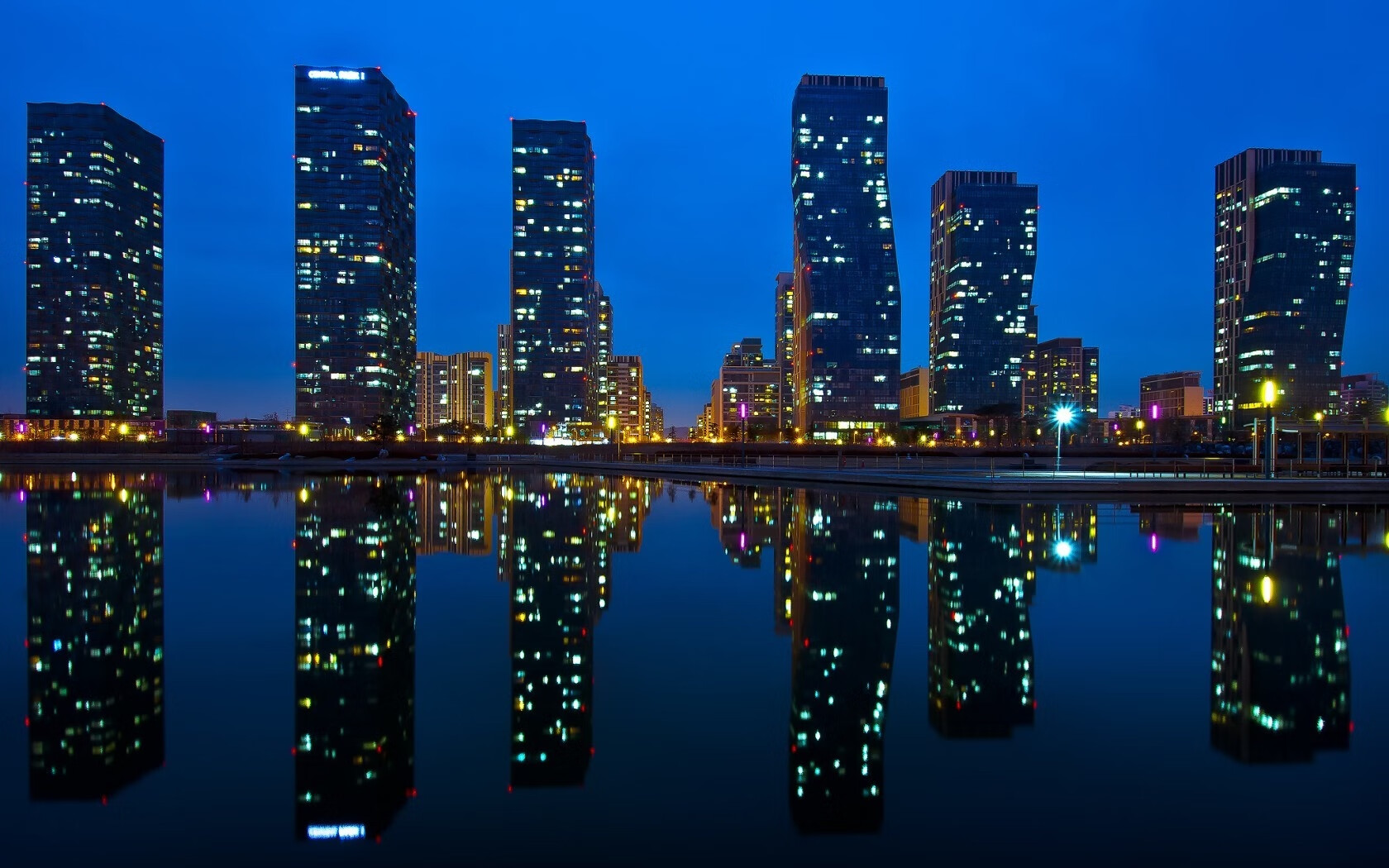 锋线磐石！英格拉姆稳定输出不掉线，黄蜂主场力擒灰熊展韧性