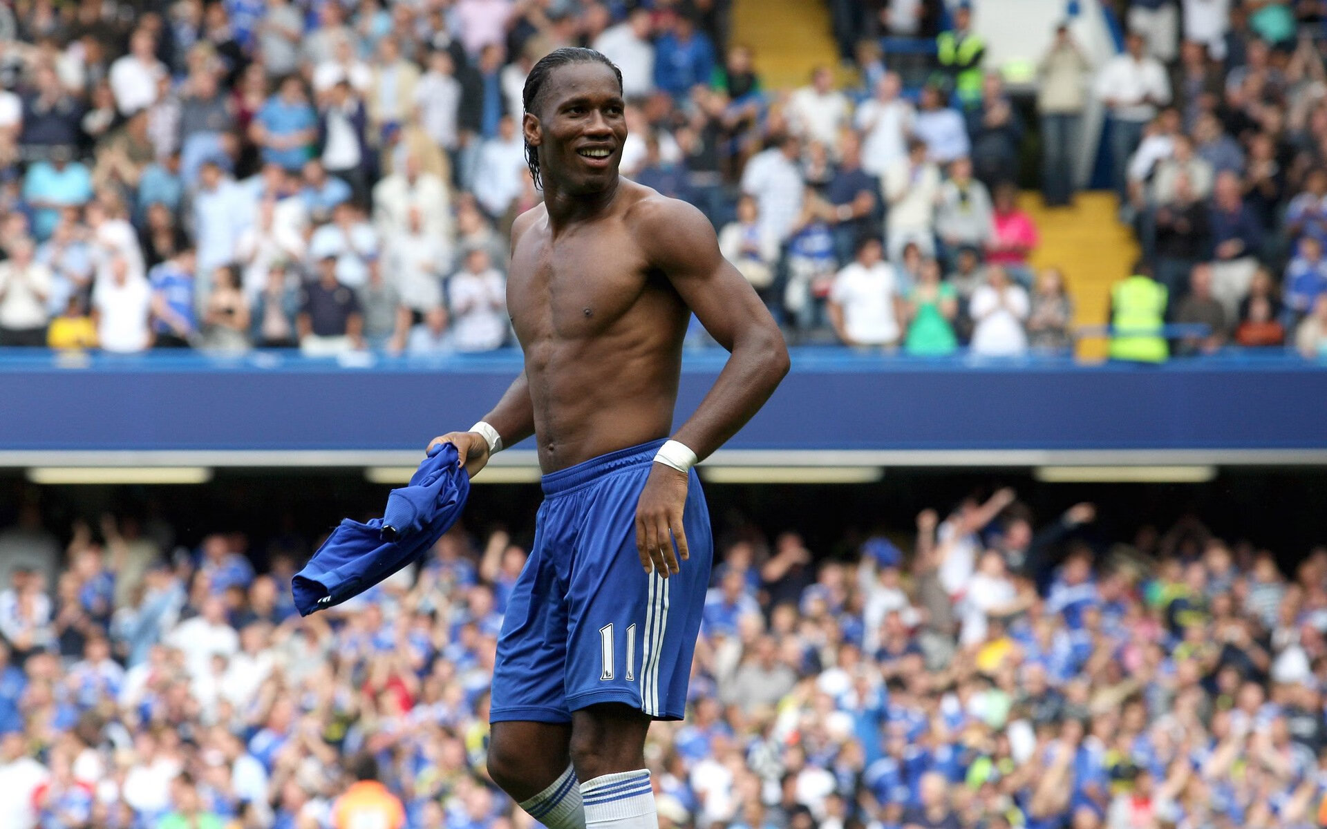 绿茵双重奏，克瓦拉茨赫利亚个人技艺爆发，哥伦比亚团队火力狂胜冰岛